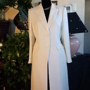 Tahari White Trenchcoat or Overcoat, Sz 10